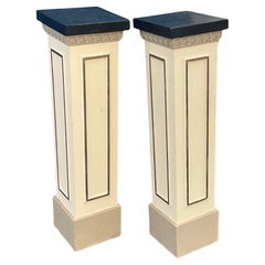 Mod-Century Italienische bemalte Säulen/Sockel im neoklassischen Stil, Paar