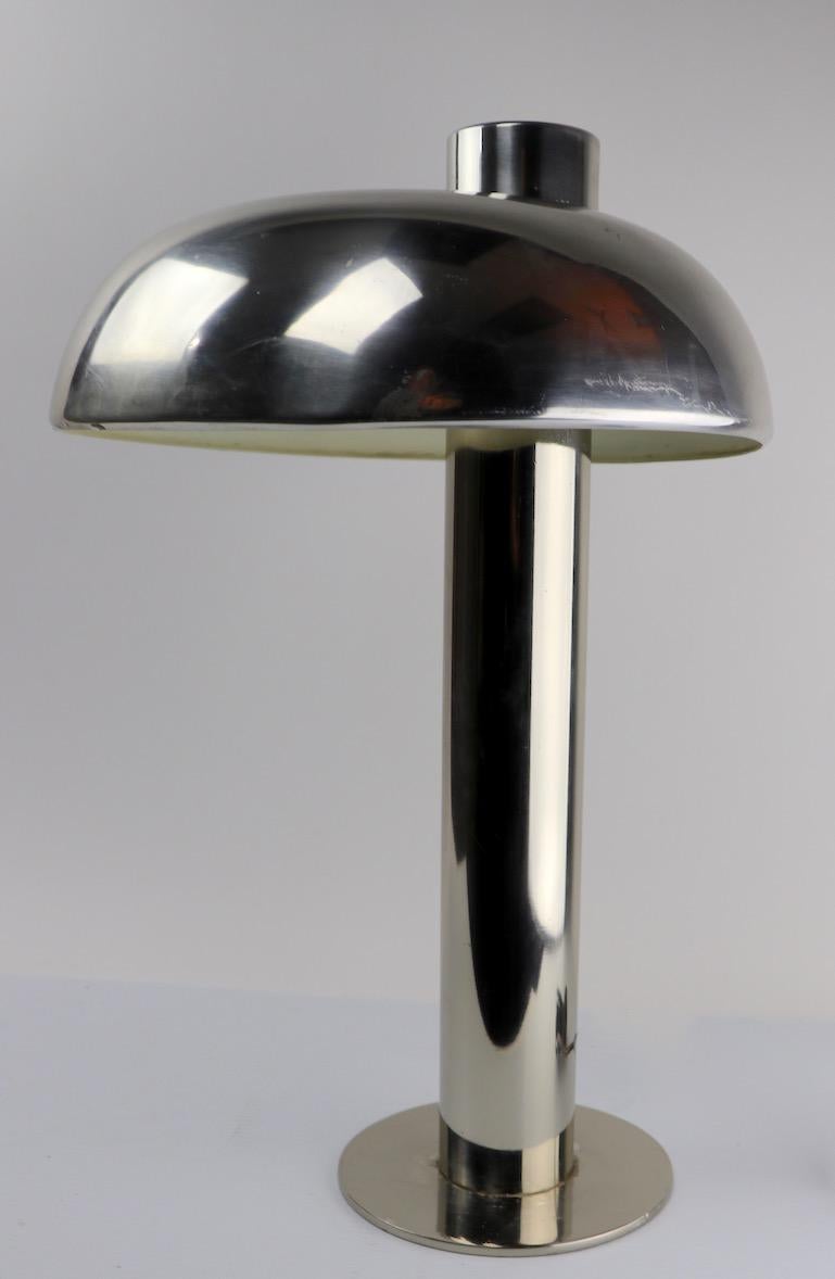 Mod Desk Table Lamp by Laurel 3