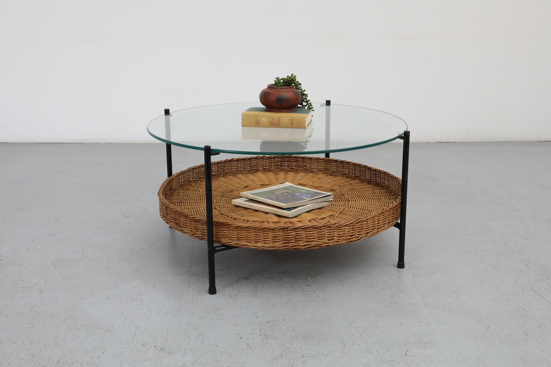 MOD Dirk van Sliedregt Round Glass and Rattan Coffee or Side Table In Good Condition For Sale In Los Angeles, CA