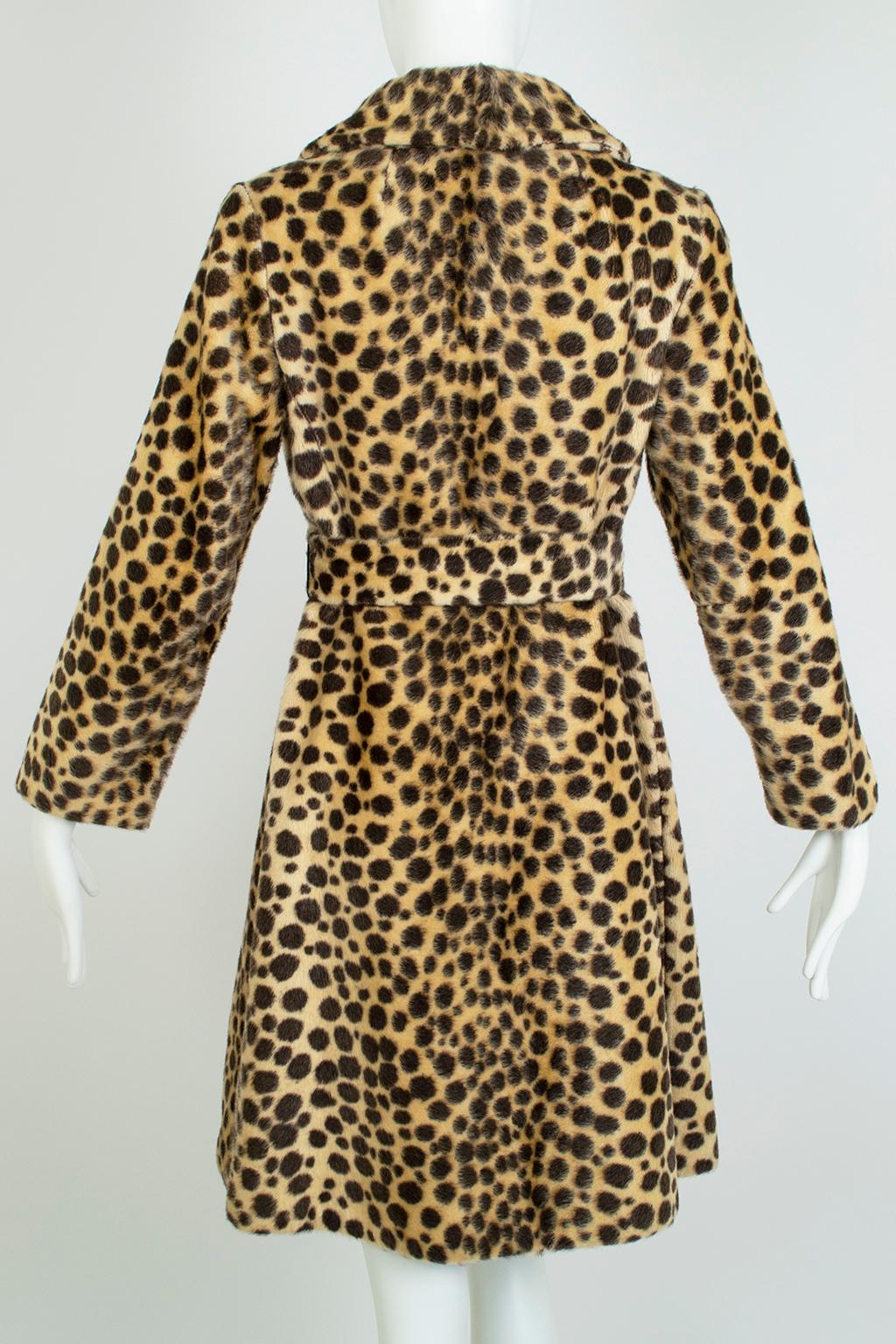 Women's Mod Faux Leopard Double-Breasted Princess Coat with Oversize Buckle – XS, 1950s