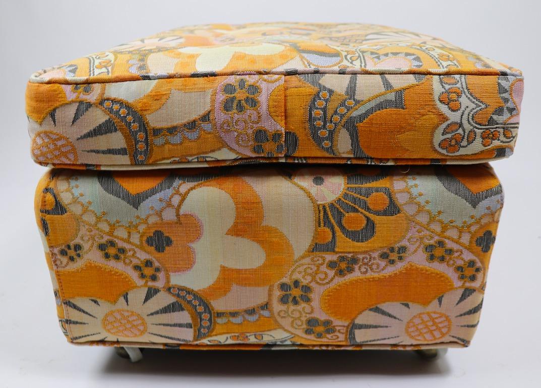 Mod Floral Print Ottoman Fabric Attributed to Jack Lenor Larsen 4