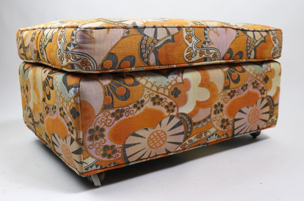 Mod Floral Print Ottoman Fabric Attributed to Jack Lenor Larsen 8