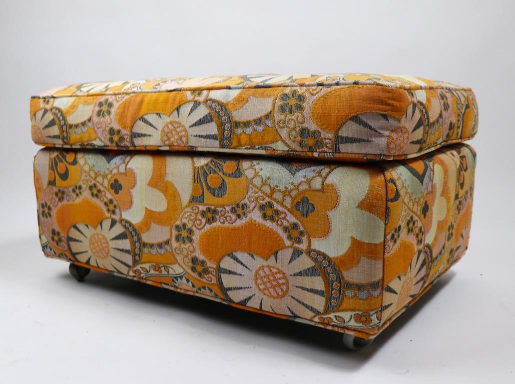 Mod Floral Print Ottoman Fabric Attributed to Jack Lenor Larsen 2