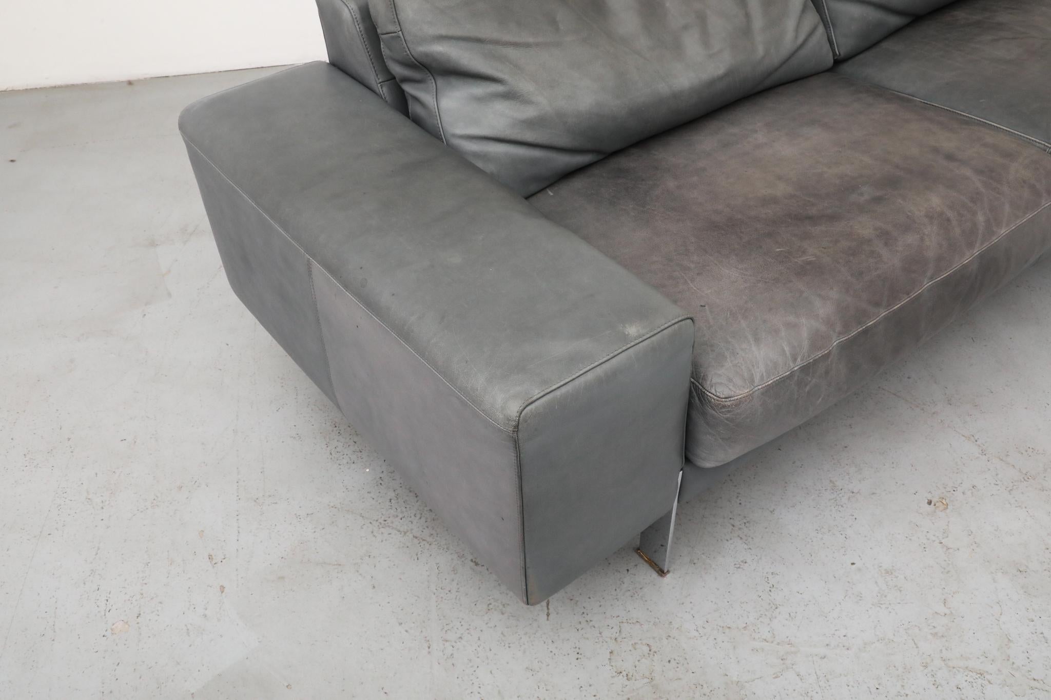 MOD Grey Leather Sofa by Molinari For Sale 4
