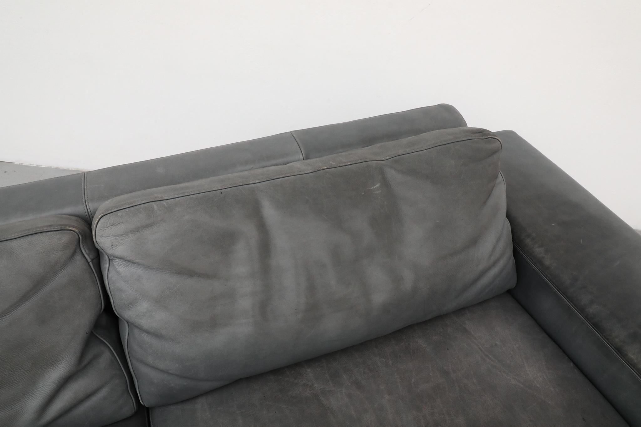 MOD Grey Leather Sofa by Molinari For Sale 6