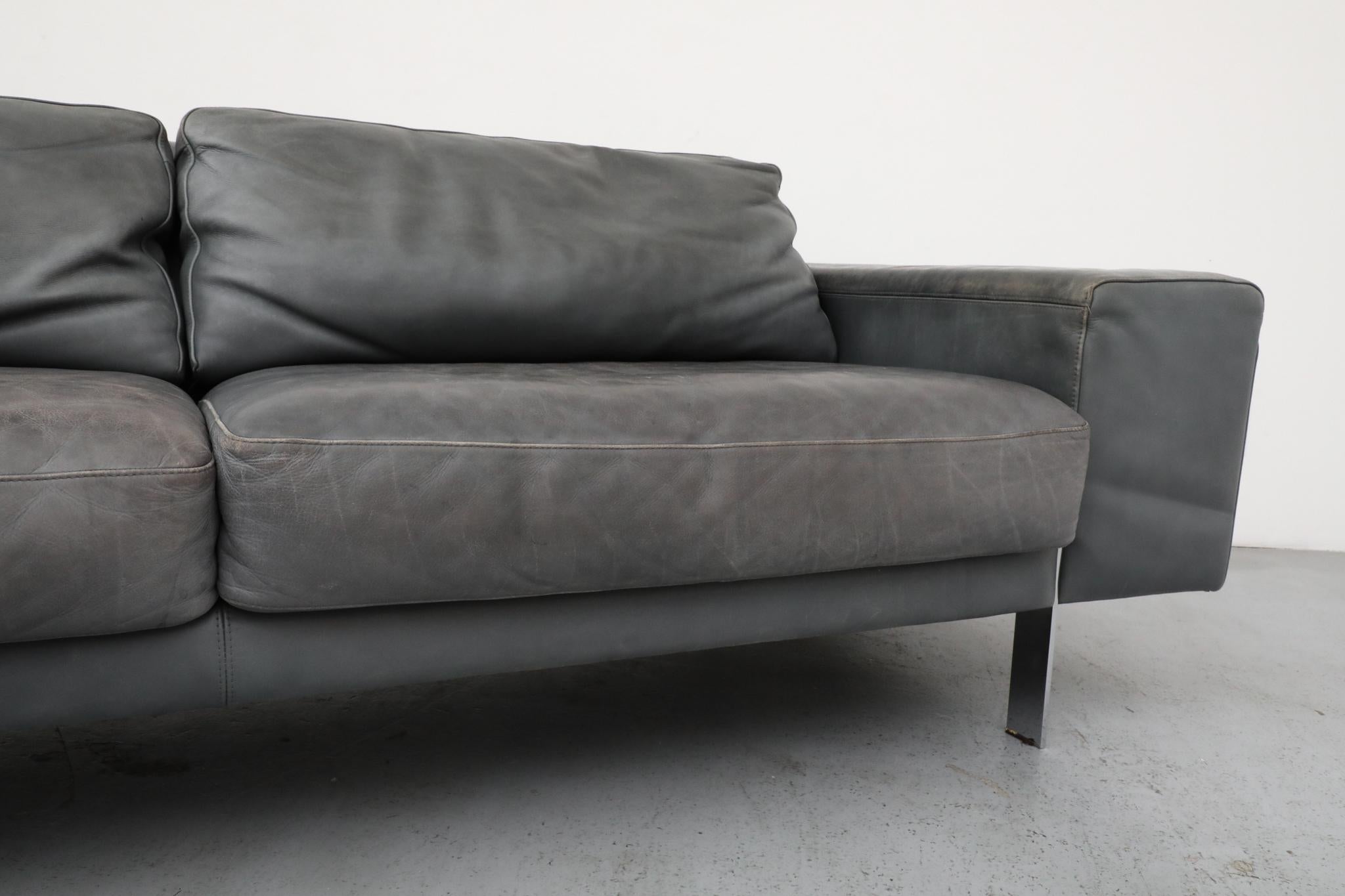 MOD Grey Leather Sofa by Molinari For Sale 8