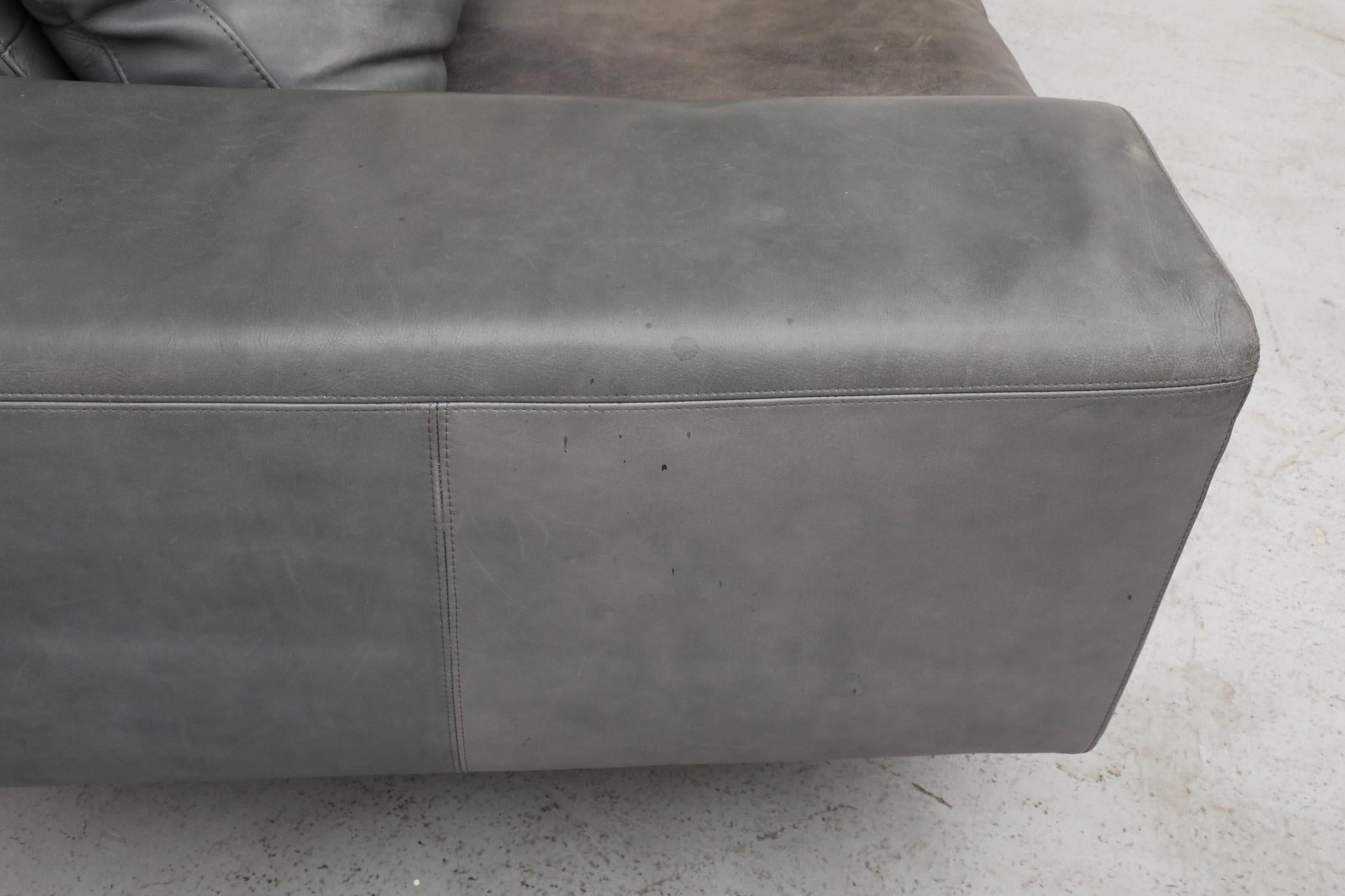 MOD Grey Leather Sofa by Molinari For Sale 9