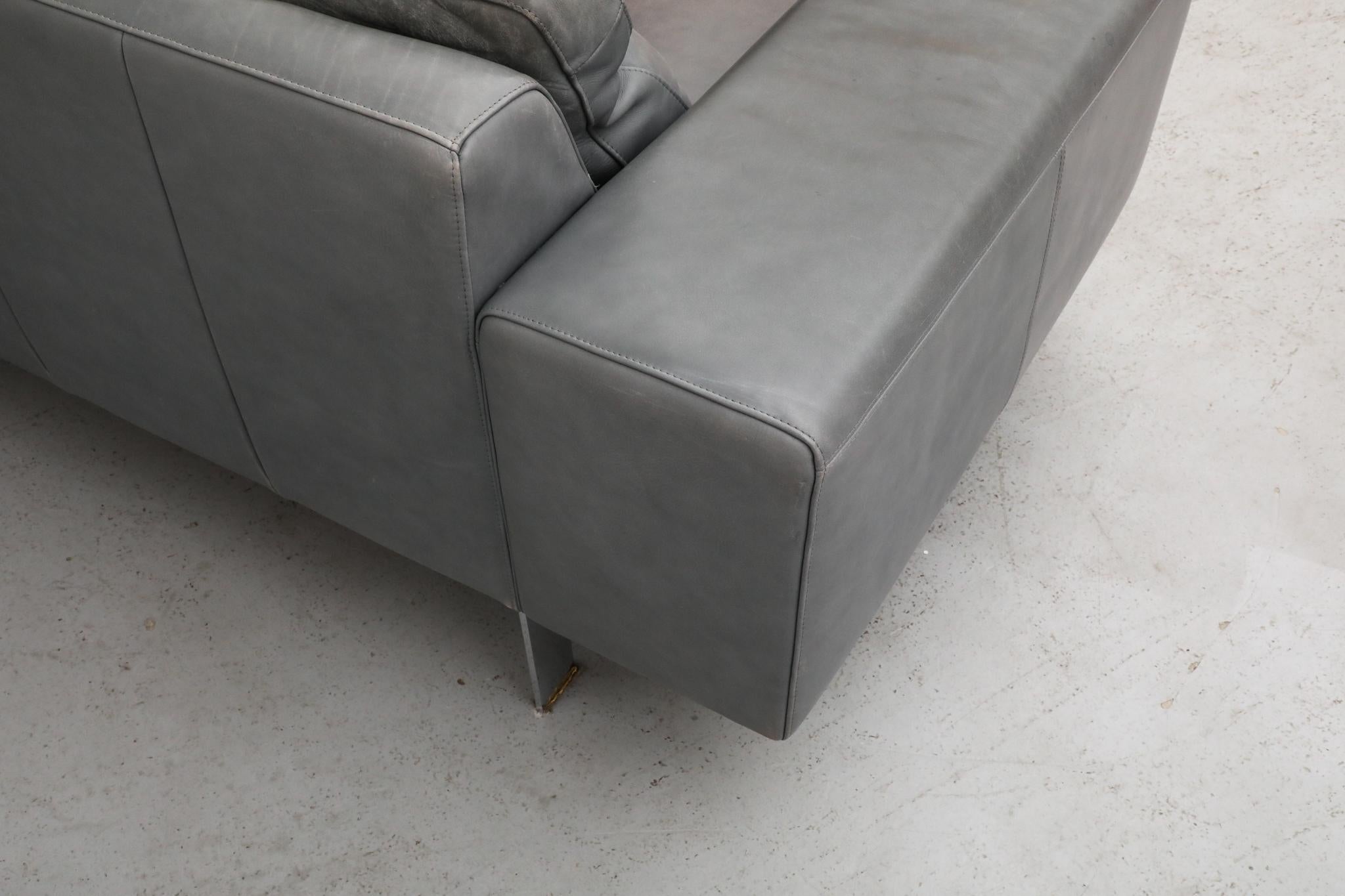 MOD Grey Leather Sofa by Molinari For Sale 10