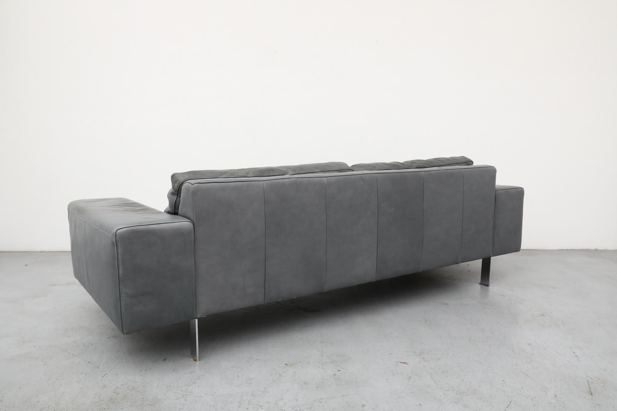 Mid-20th Century MOD Grey Leather Sofa by Molinari For Sale