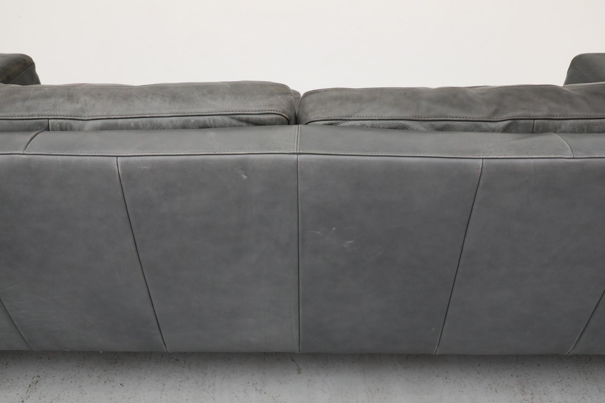 MOD Grey Leather Sofa by Molinari For Sale 1
