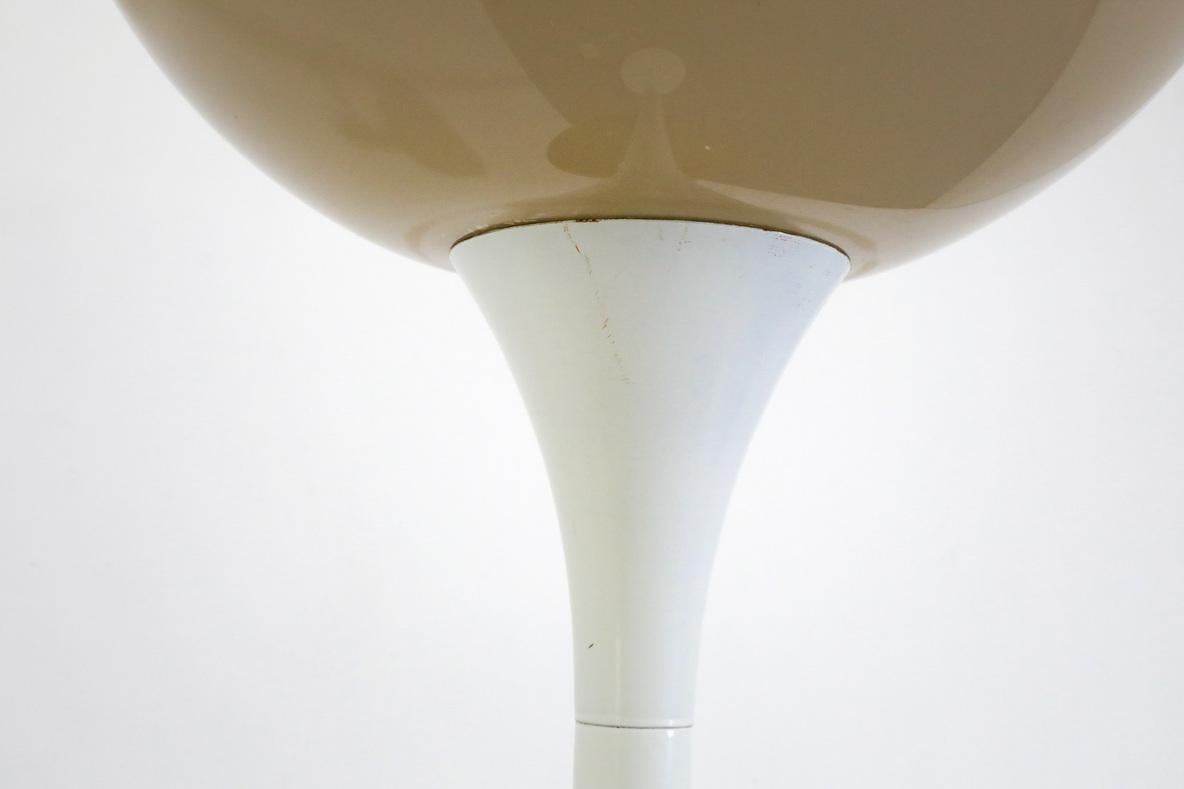 Lampadaire MOD Guzzini avec abat-jour double champignon, années 1960 en vente 9