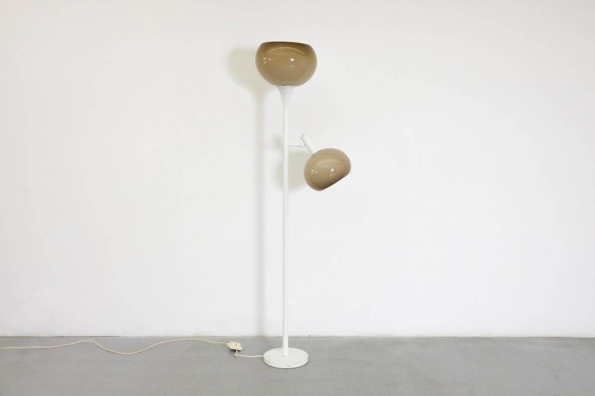 Métal Lampadaire MOD Guzzini avec abat-jour double champignon, années 1960 en vente