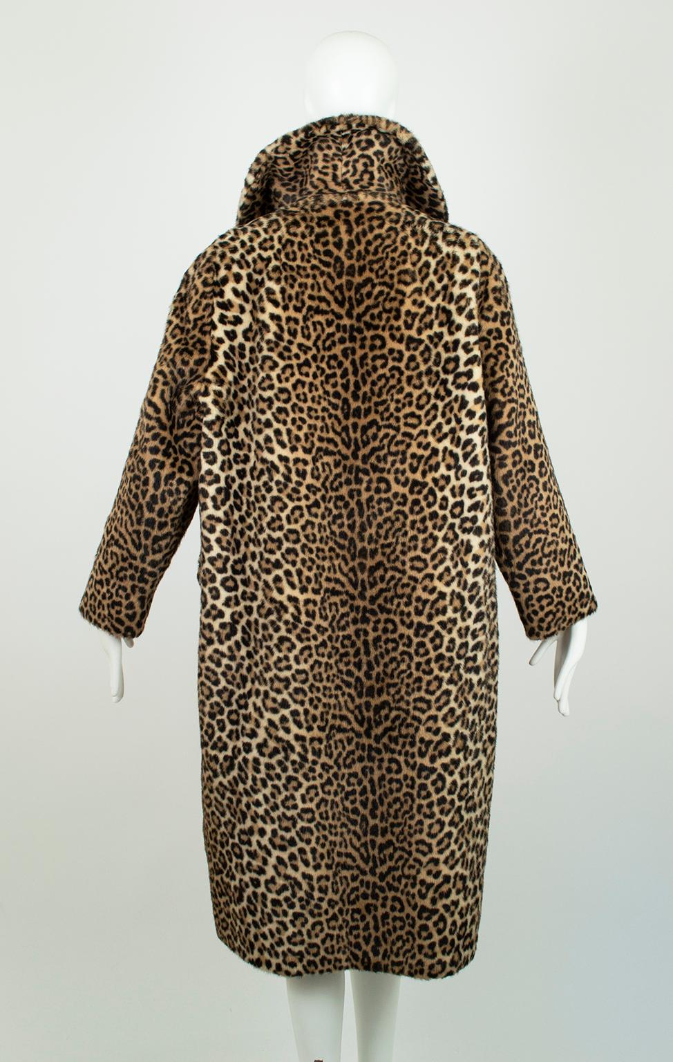 Women's Mod *Large Size* Faux Leopard ¾ Length A-Line Bracelet Sleeve Coat – L-XL, 1960s