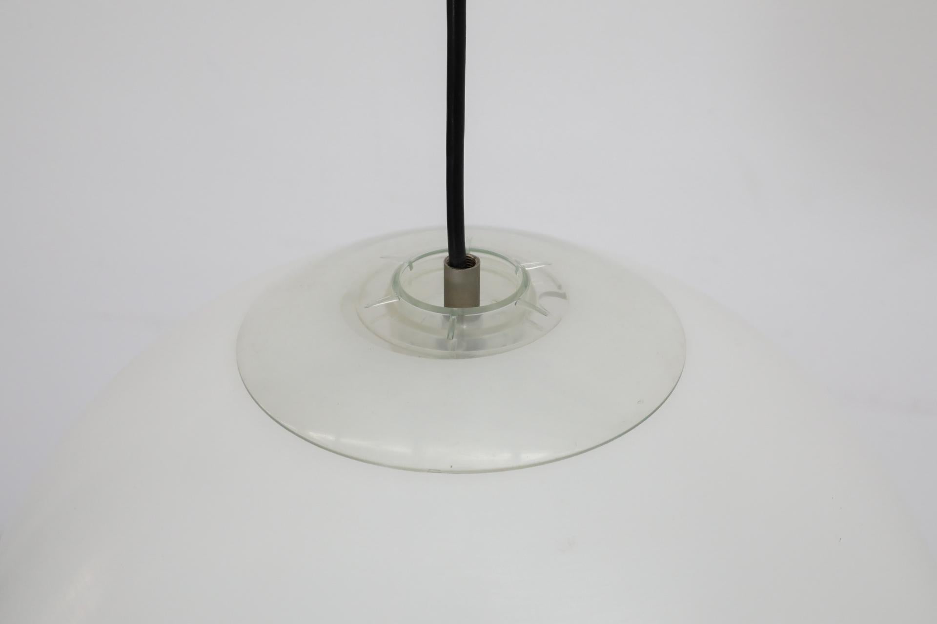 Lampade a sospensione MOD Mid-Century Acrylic Globe in vendita 4