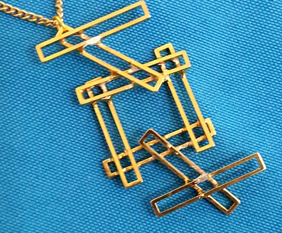 Metallo Collana con ciondolo geometrico in stile Mod/Mid-Century Modern, oro in vendita