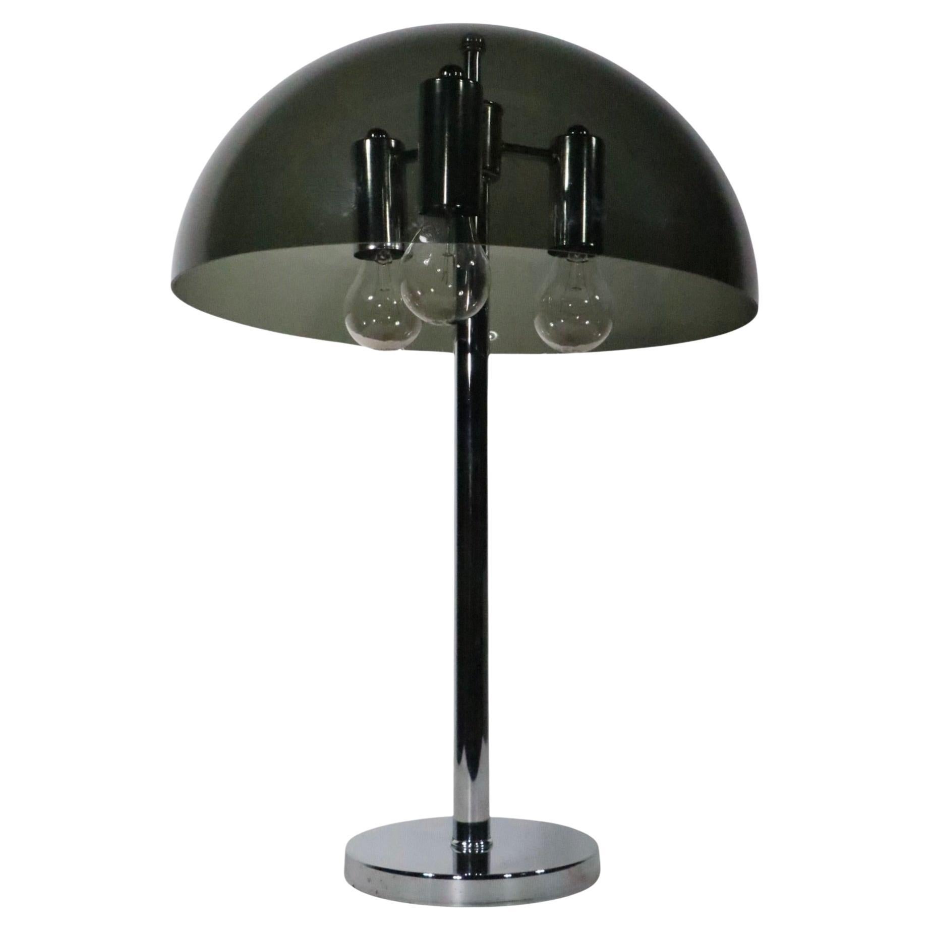 Mod Mid Century Space Age Pilzform Tischlampe, getönt, Lucite und Chrom, 70er-Jahre