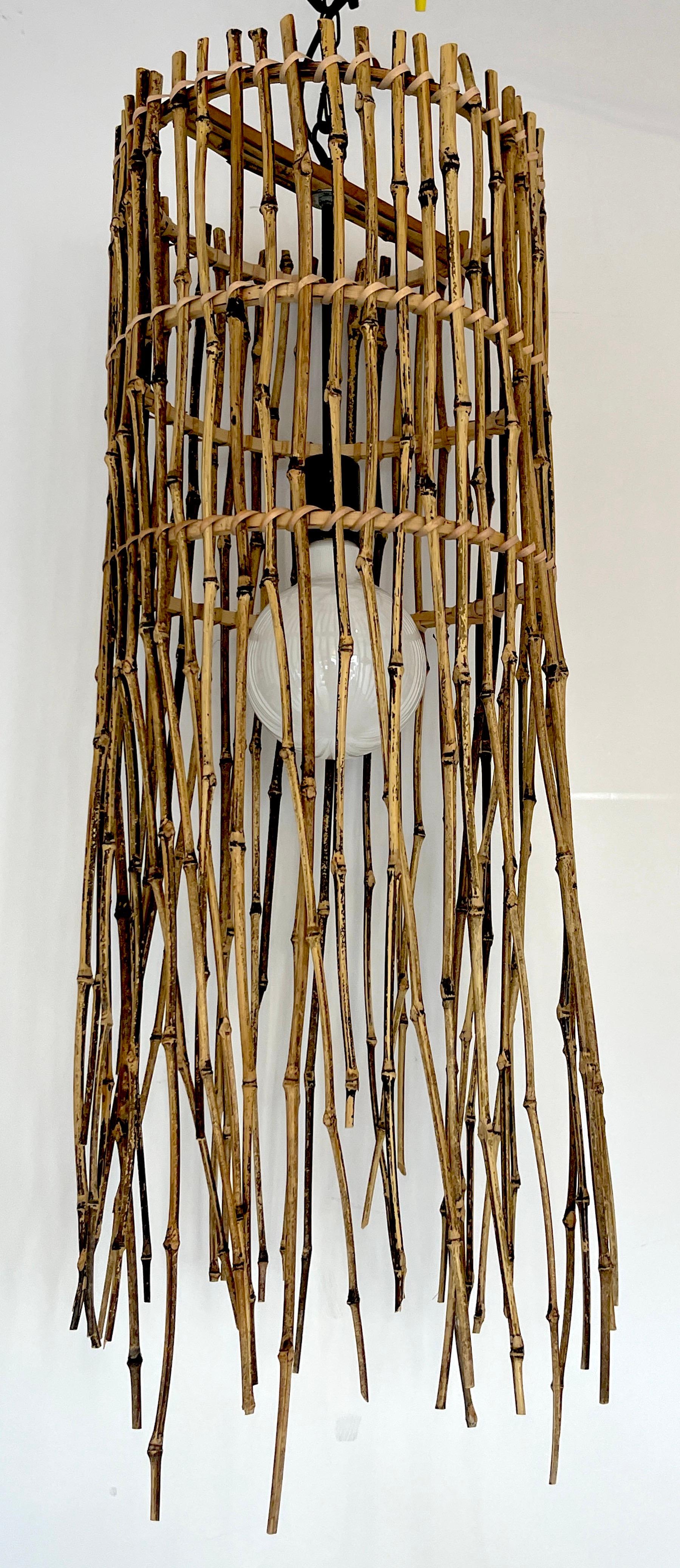 Moderne Pendentif suspendu en bambou naturel, 2ème disponible