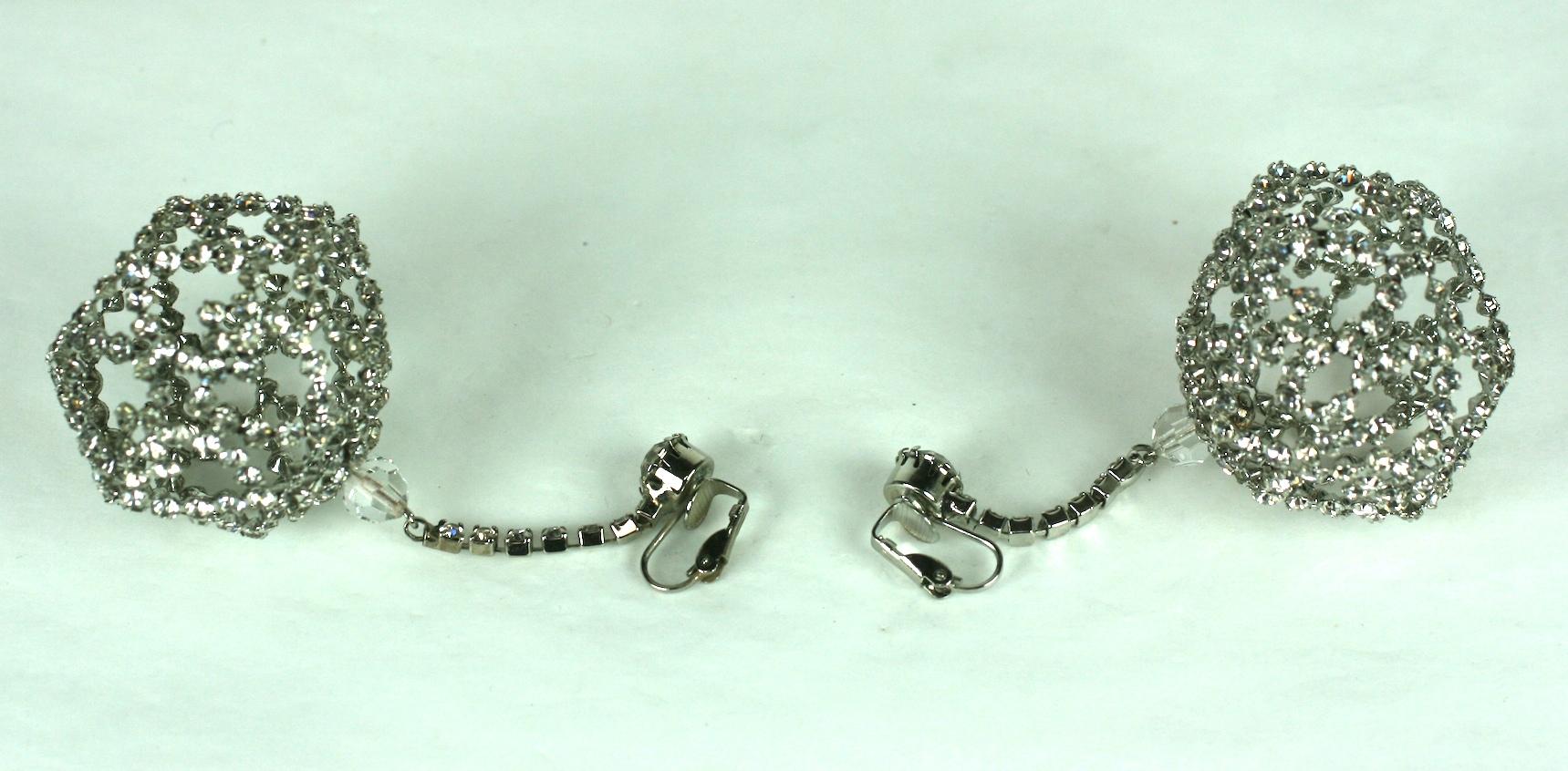 Mod Pave Heart Globe Earrings In Excellent Condition For Sale In New York, NY
