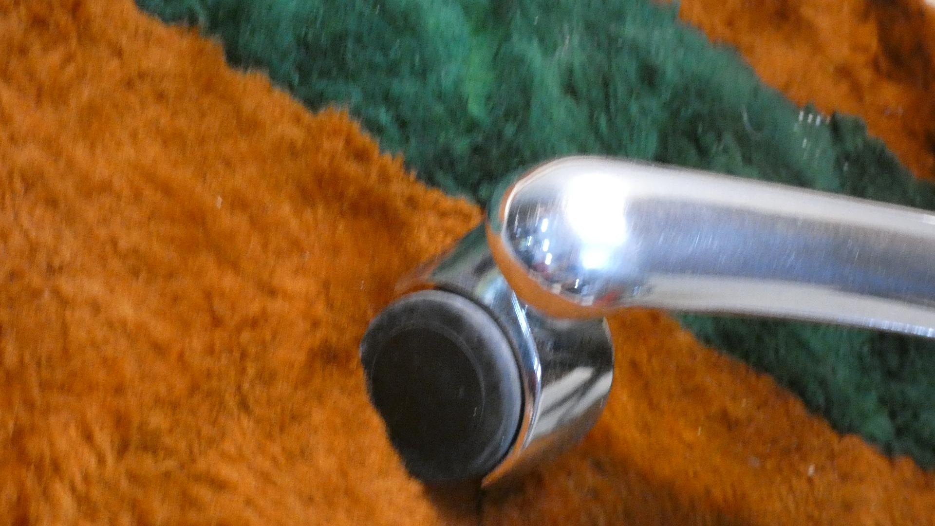 Mod. Kiruna Drehsessel aus Leder und Holz von Studio Tecnico Vaghi, 1975 im Angebot 5