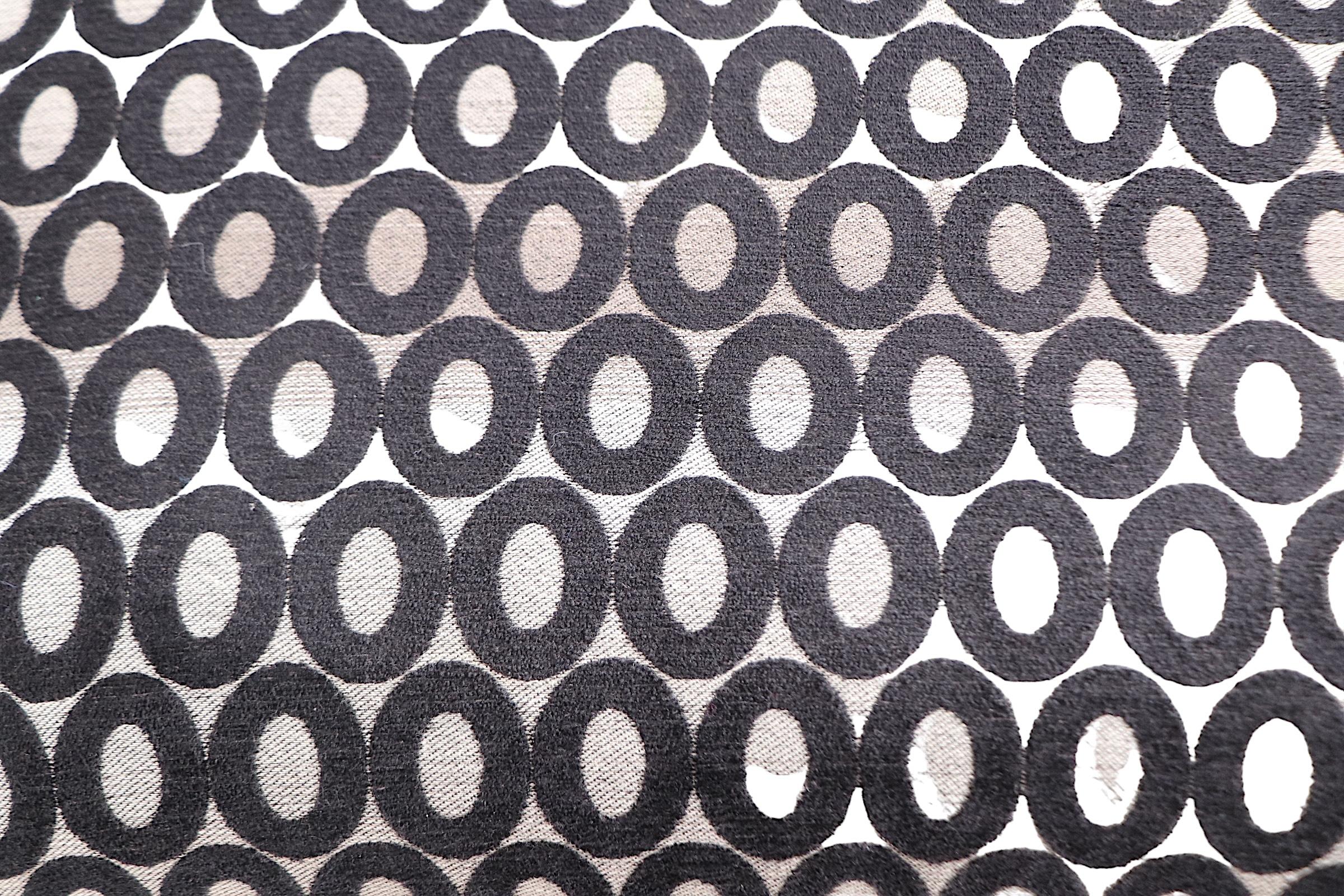 Mod Pr. de  Tabourets d'ottomans tapissés des années 1970/1980  en vente 2