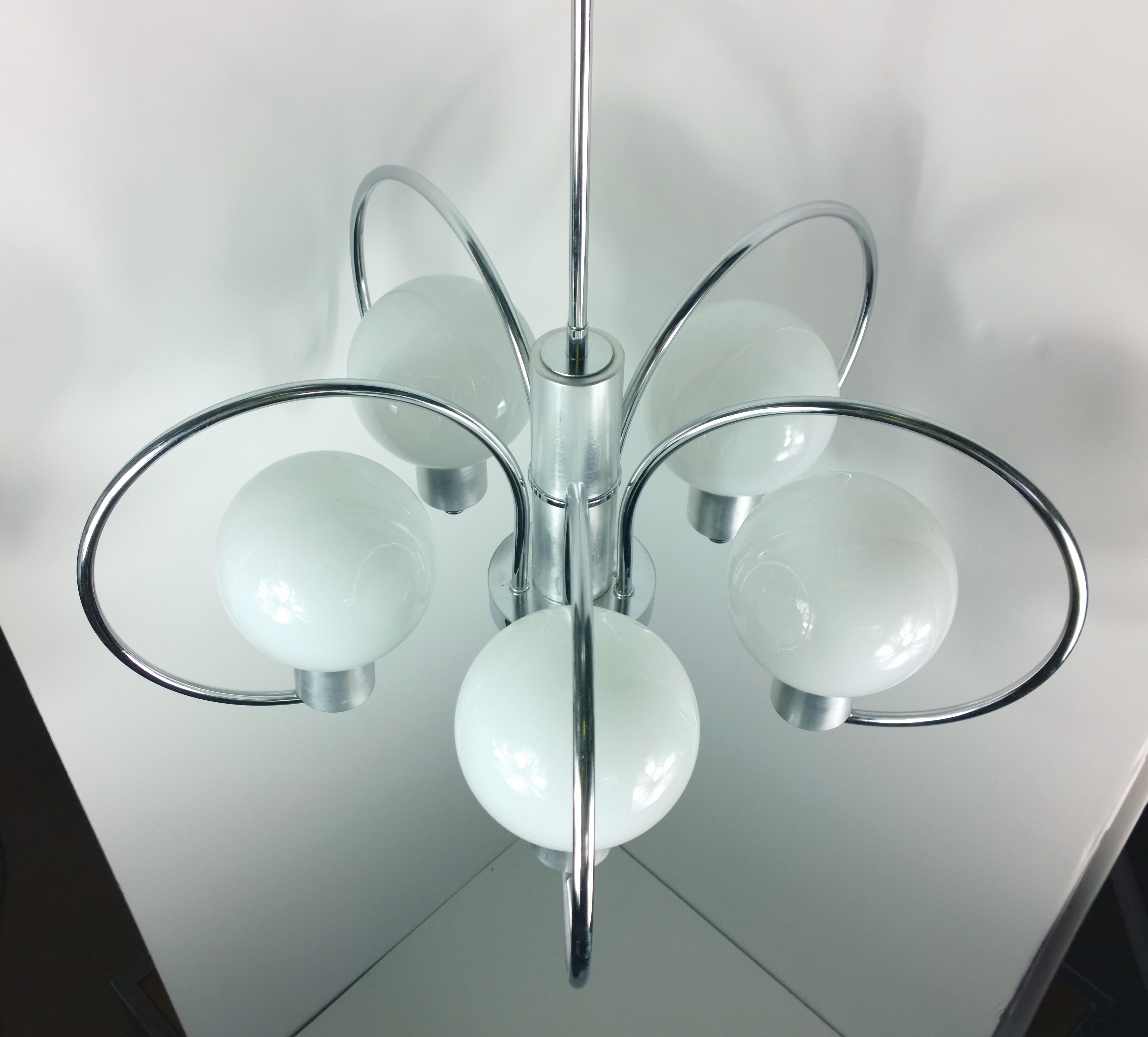 Italian Scrolled 5-Arm Chrome Plated and Aluminum 5 Large White Glass Globes Chandelier For Sale