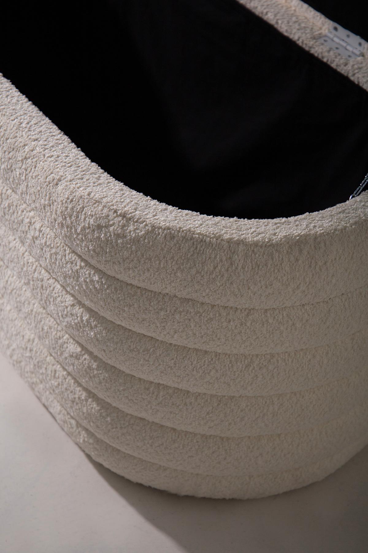 Mod. SoftWave storage bench in white Bouclè Newly manufactured in vendita 1