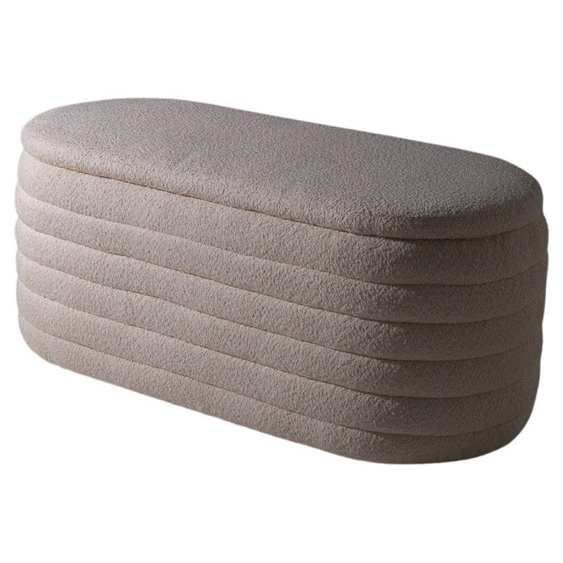 Mod. SoftWave storage bench in white Bouclè Newly manufactured in vendita