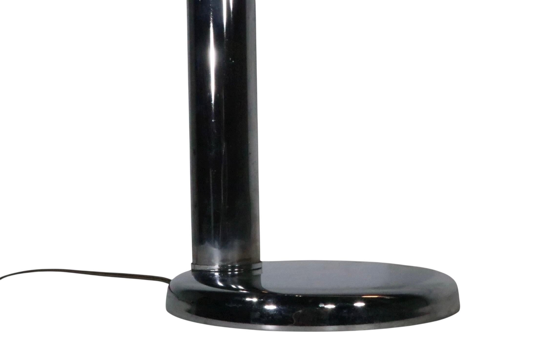 Mod Space Age Chrom Schreibtischlampe von Sonneman ca. 1970's im Zustand „Gut“ im Angebot in New York, NY