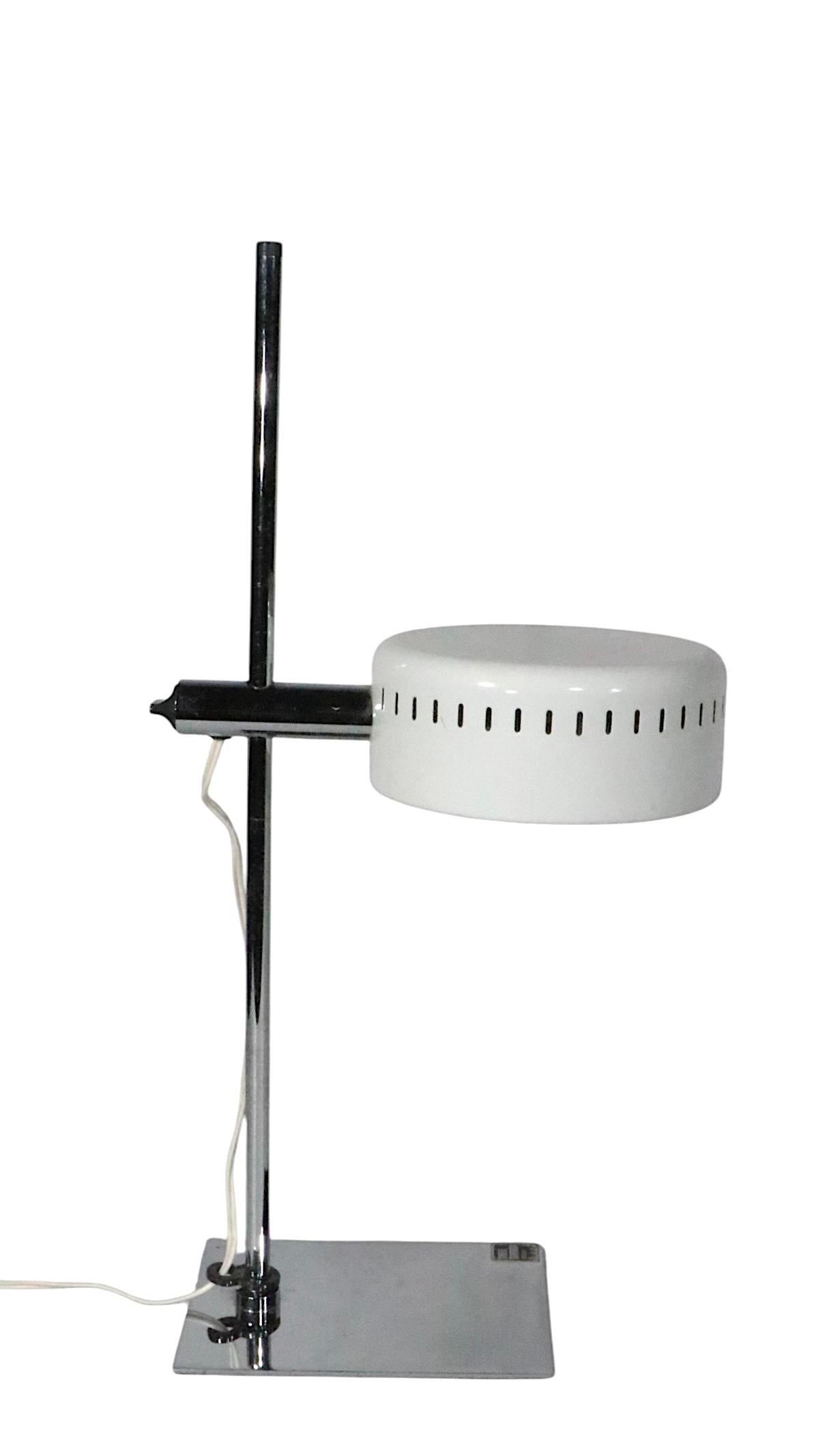Mod Space Age Mid Century Adjustable TIK Desk Lamp by Robert Sonneman c. 1970's 4