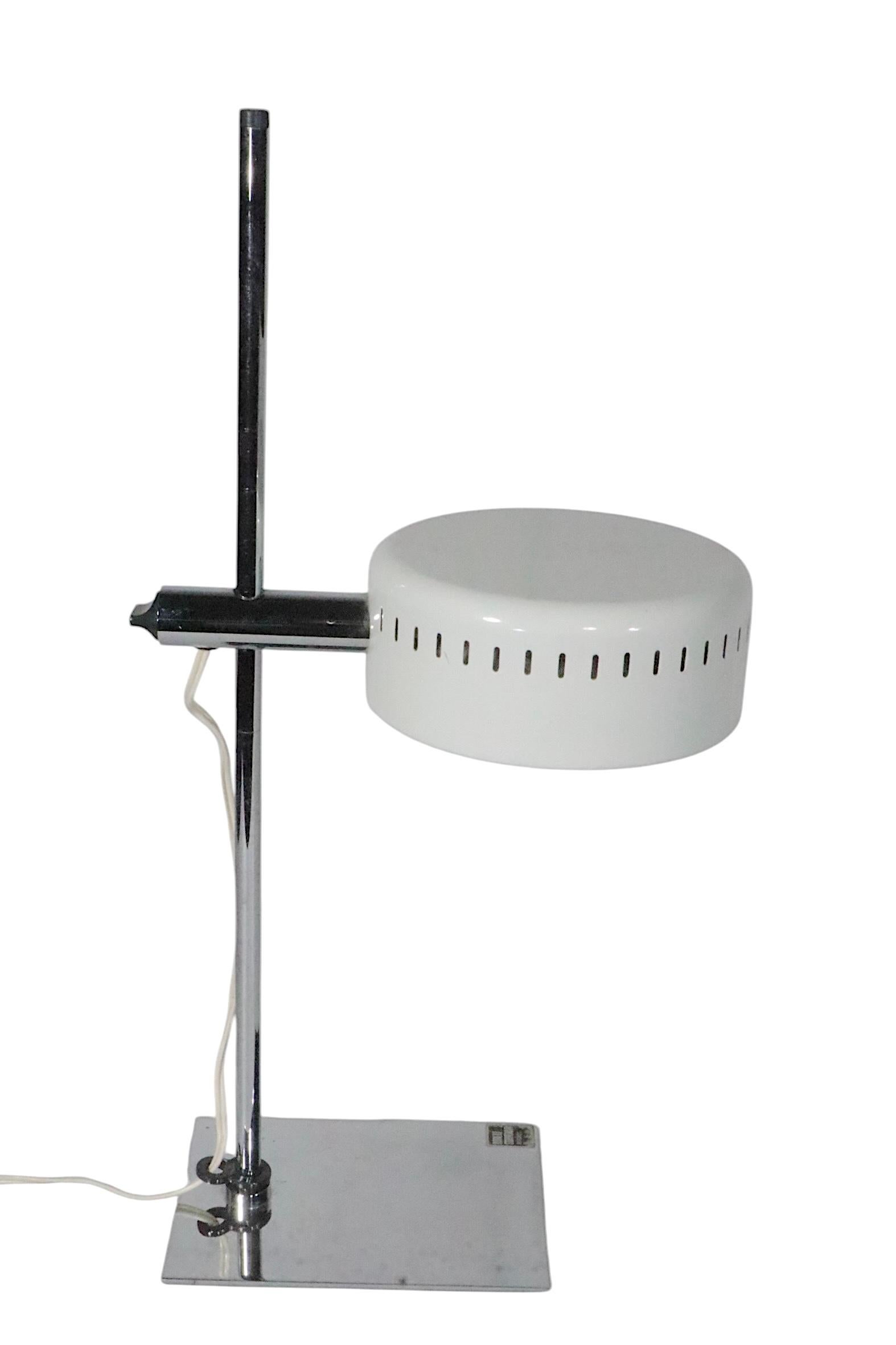 Mod Space Age Mid Century Adjustable TIK Desk Lamp by Robert Sonneman c. 1970's 6