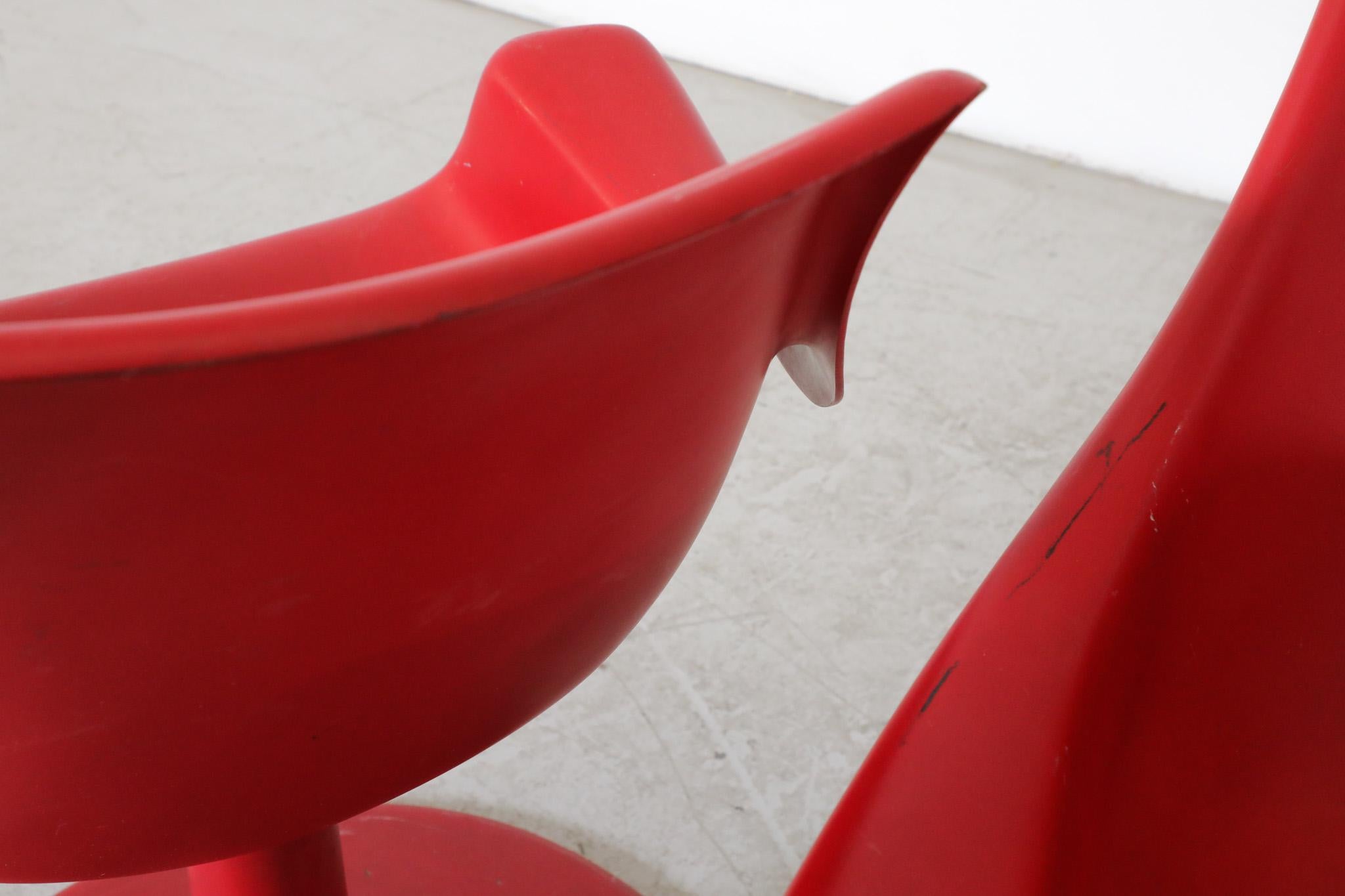 Mod Space Age Saarinen Inspired Red Plastic Moulded Chairs with Pedestal Base For Sale 5