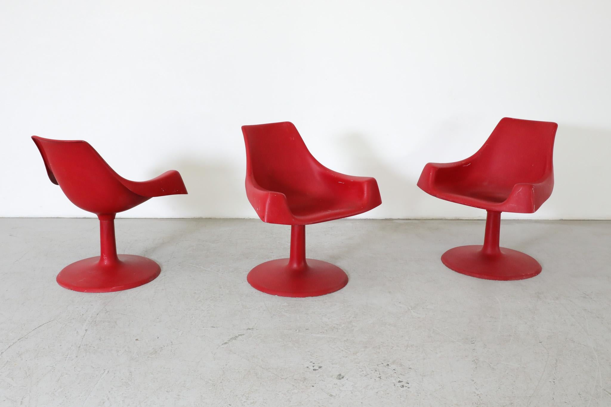 German Mod Space Age Saarinen Inspired Red Plastic Moulded Chairs with Pedestal Base For Sale