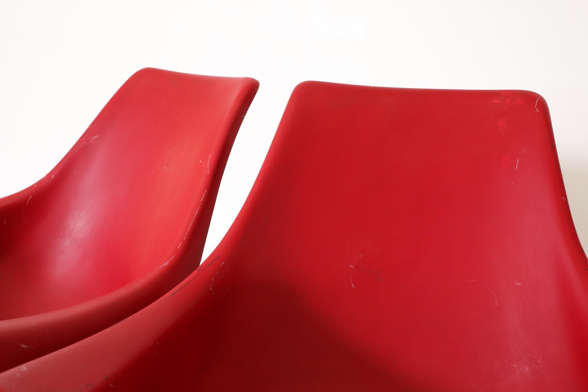 Late 20th Century Mod Space Age Saarinen Inspired Red Plastic Moulded Chairs with Pedestal Base For Sale