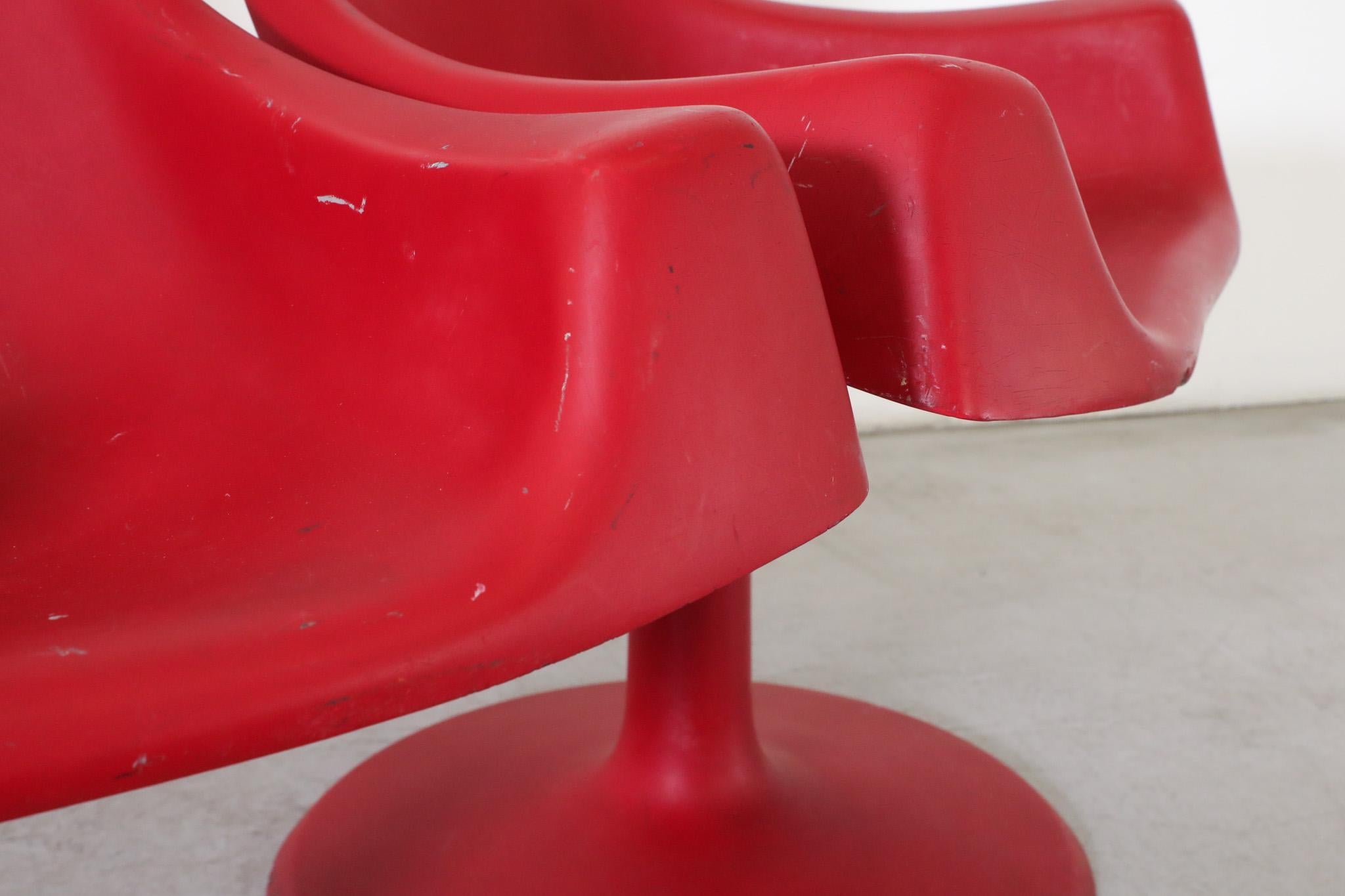 Mod Space Age Saarinen Inspired Red Plastic Moulded Chairs with Pedestal Base For Sale 2