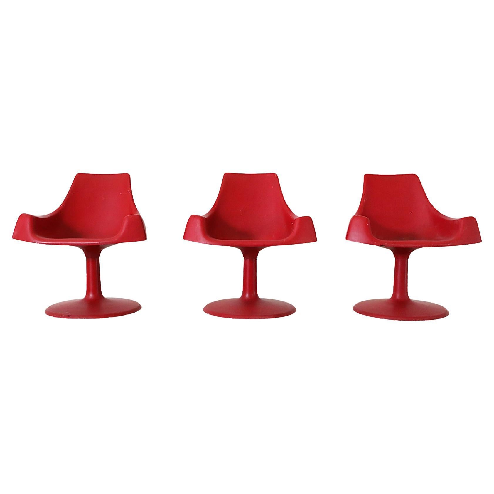 Mod Space Age Saarinen Inspired Red Plastic Moulded Chairs with Pedestal Base For Sale