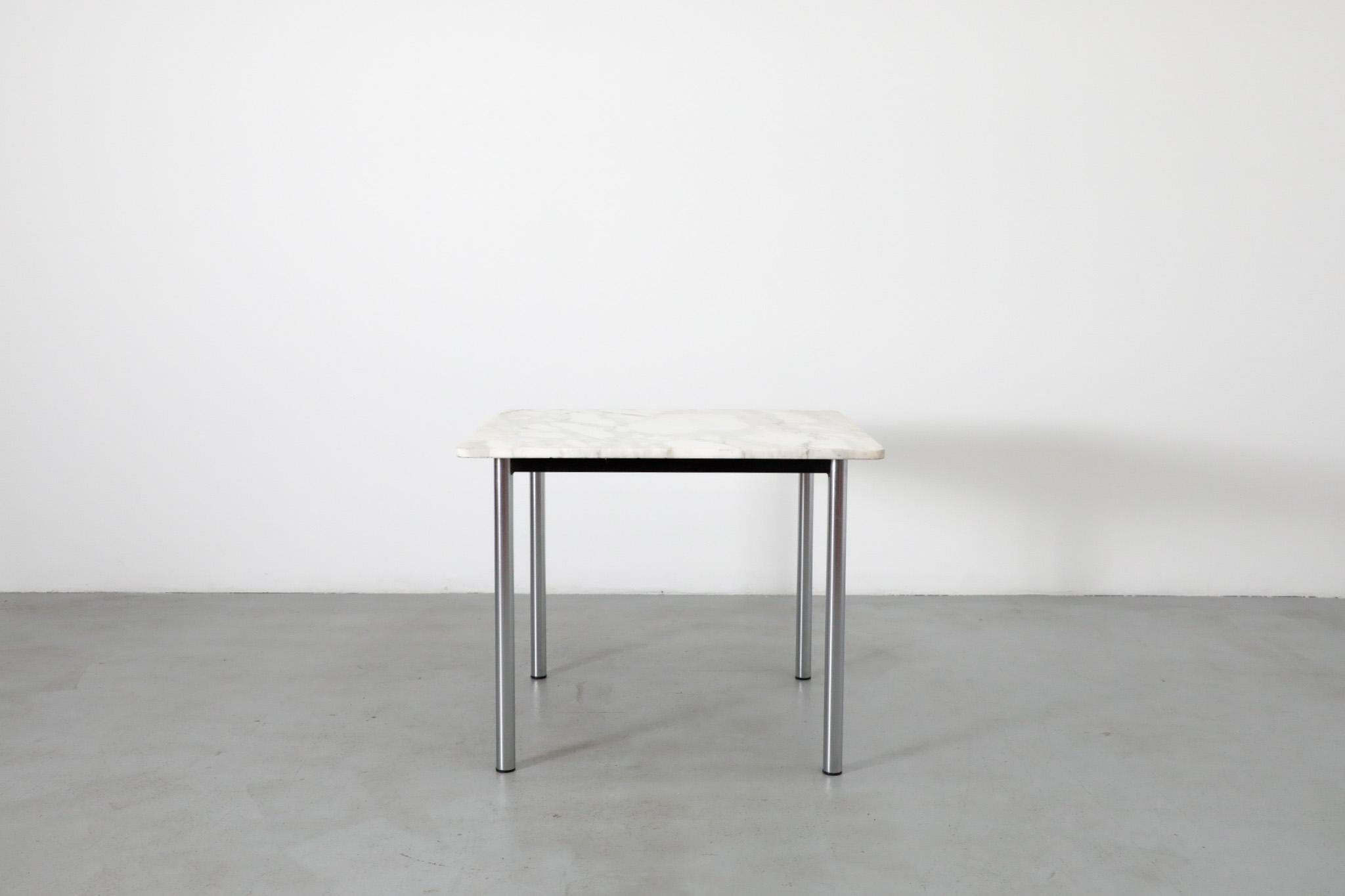 Mid-Century Modern Table de salle à manger, de jeu ou de centre MOD Square à plateau en marbre en vente