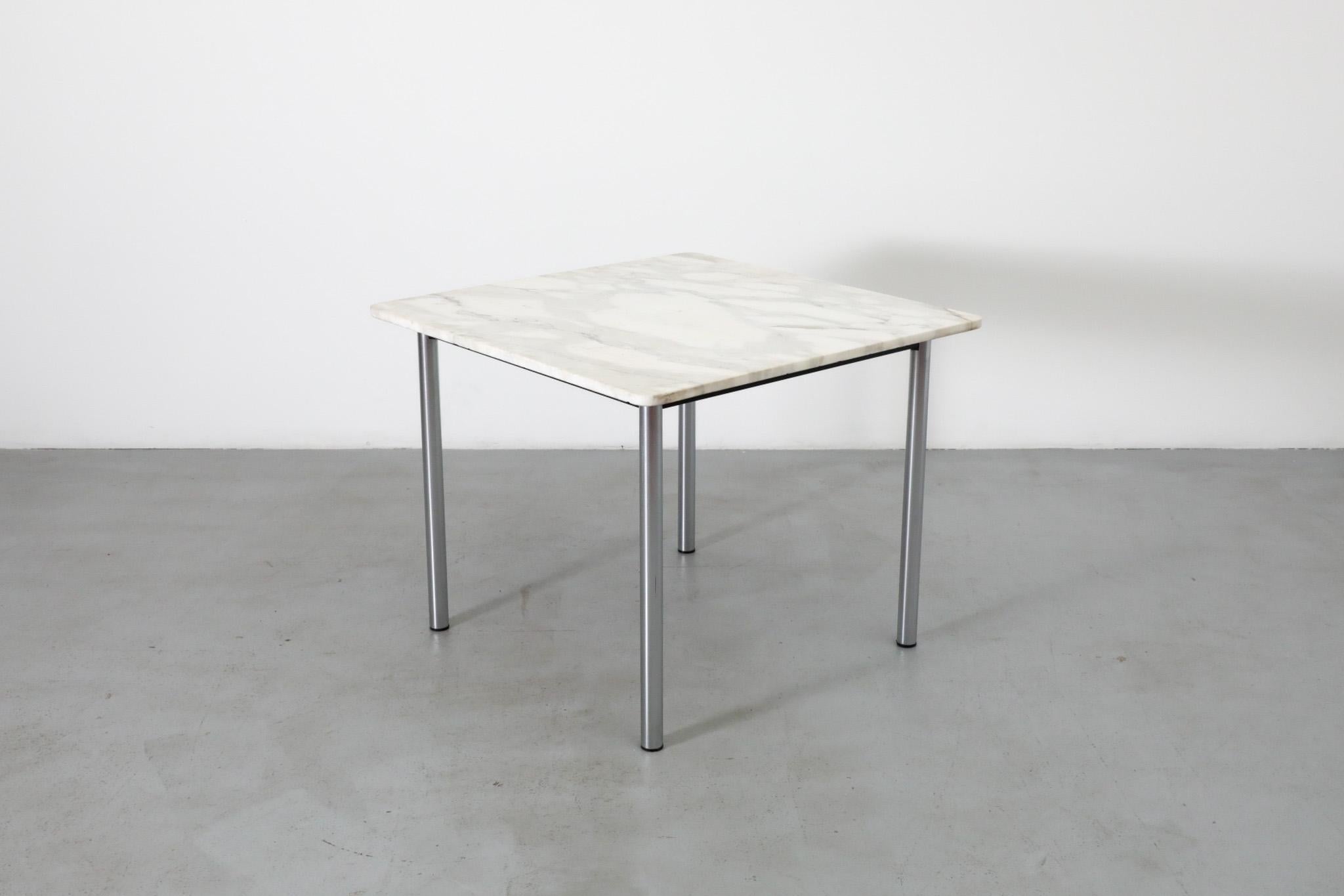 Chrome Table de salle à manger, de jeu ou de centre MOD Square à plateau en marbre en vente