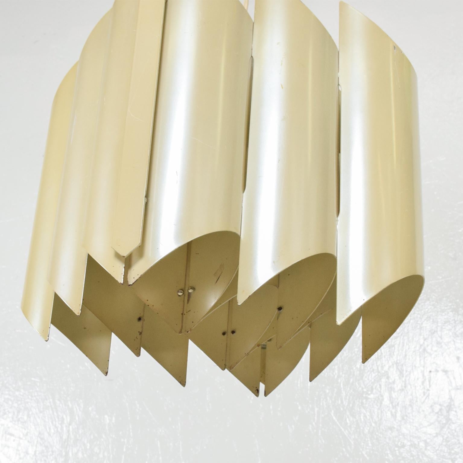 Mod Stilnovo Design Shield Chandelier Pendant in Aluminum Italy 1960s For Sale 2