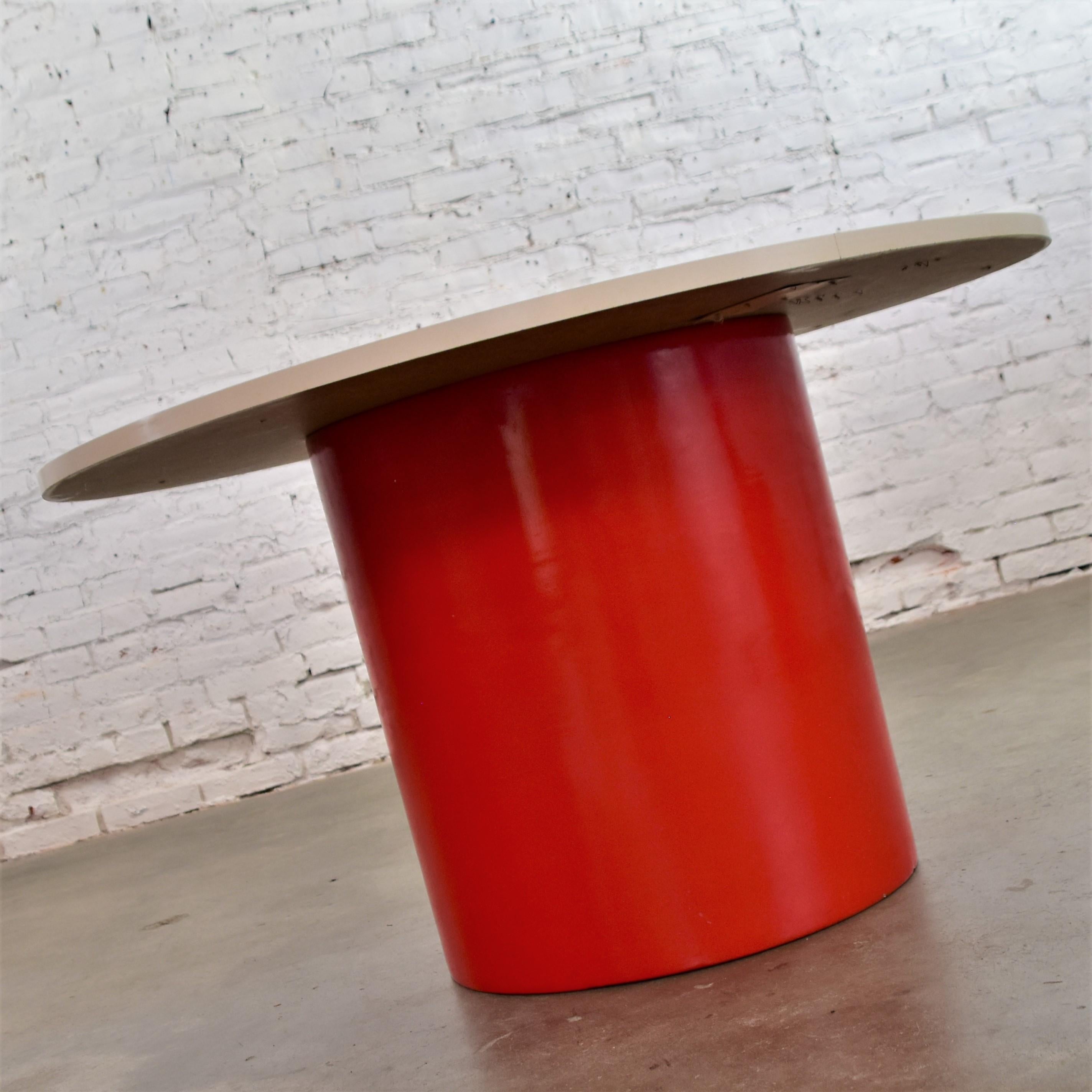 Awesome Mod Style & Mid-Century Modern New Design Idiom Table by Milo Baughman for Thayer Coggin Red Vinyl Base & White Laminate Top. Beautiful condition, keeping in mind that this is vintage and not new so will have signs of use and wear. The