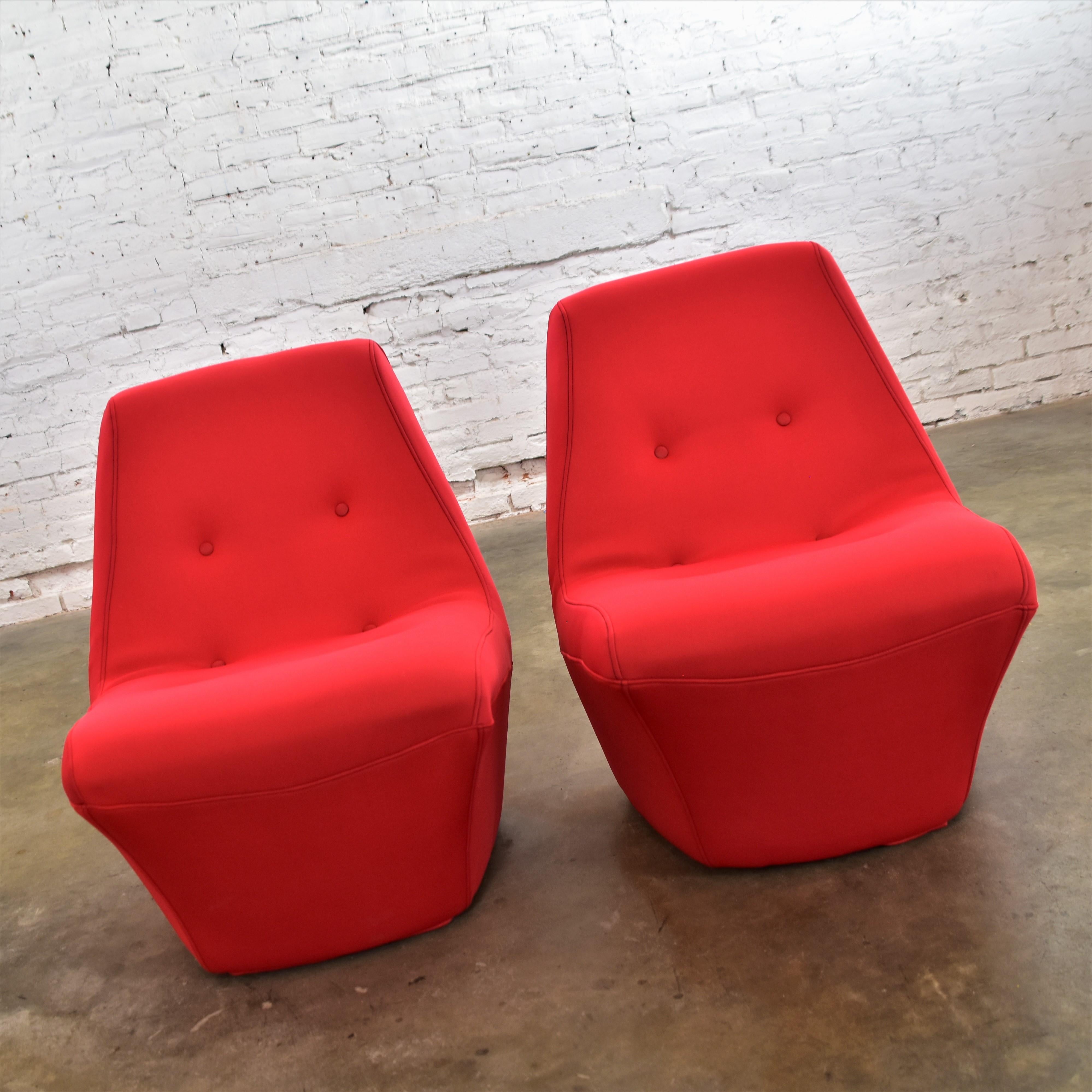 Mod Style Mid-Century Modern Red Neoprene Fabric Slipper Chairs by Founders Furn In Good Condition In Topeka, KS
