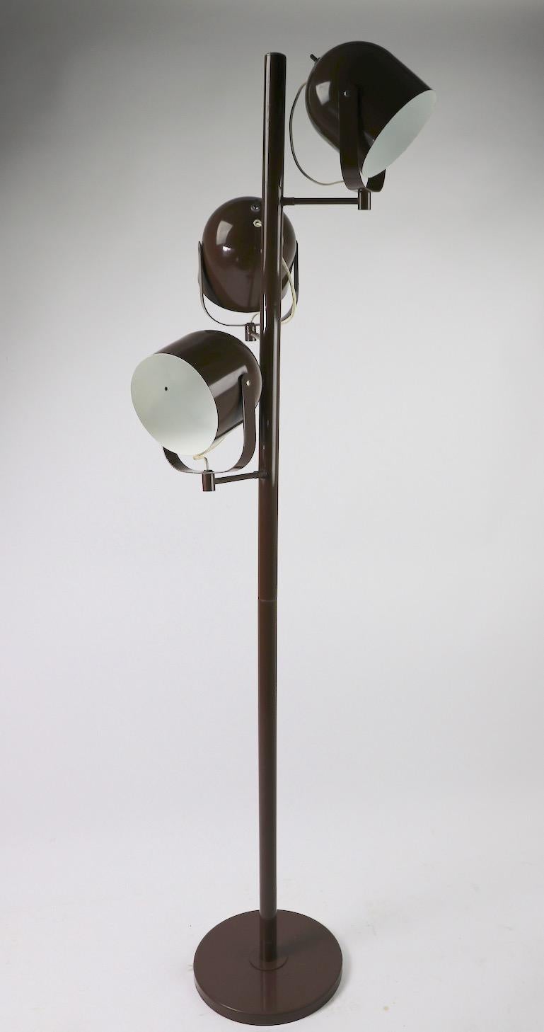 Mod Three-Light Floor Lamp Designed by Gerald Thurston for Lightolier In Good Condition In New York, NY