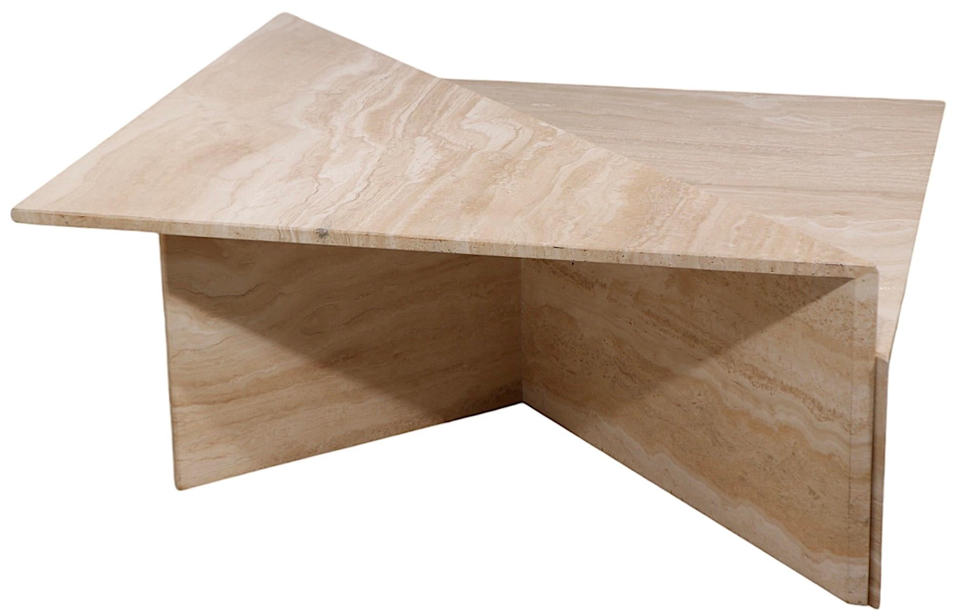 Travertin Table basse Up & Up & Up Mod fabriquée en Italie vers 1970 en vente