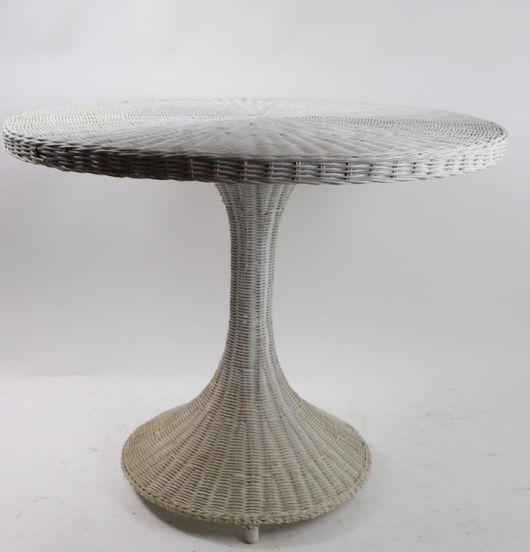 Woven Mod Wicker Dinette Cafe Dining Table with Pedestal Base For Sale