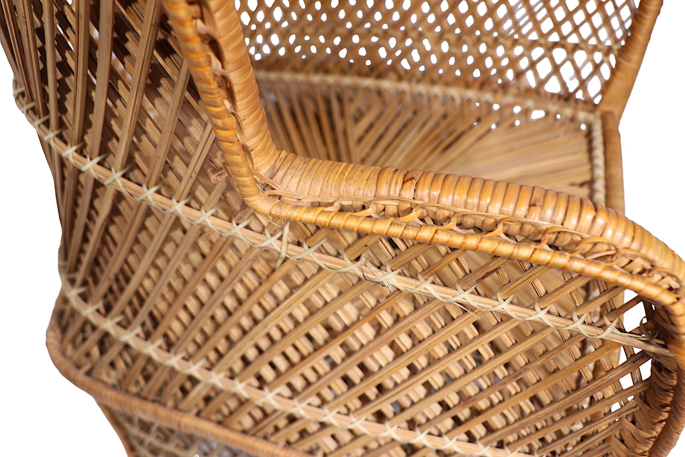 Mod Wicker High Back Dome Top  Chaise des années 1970 Bon état - En vente à New York, NY