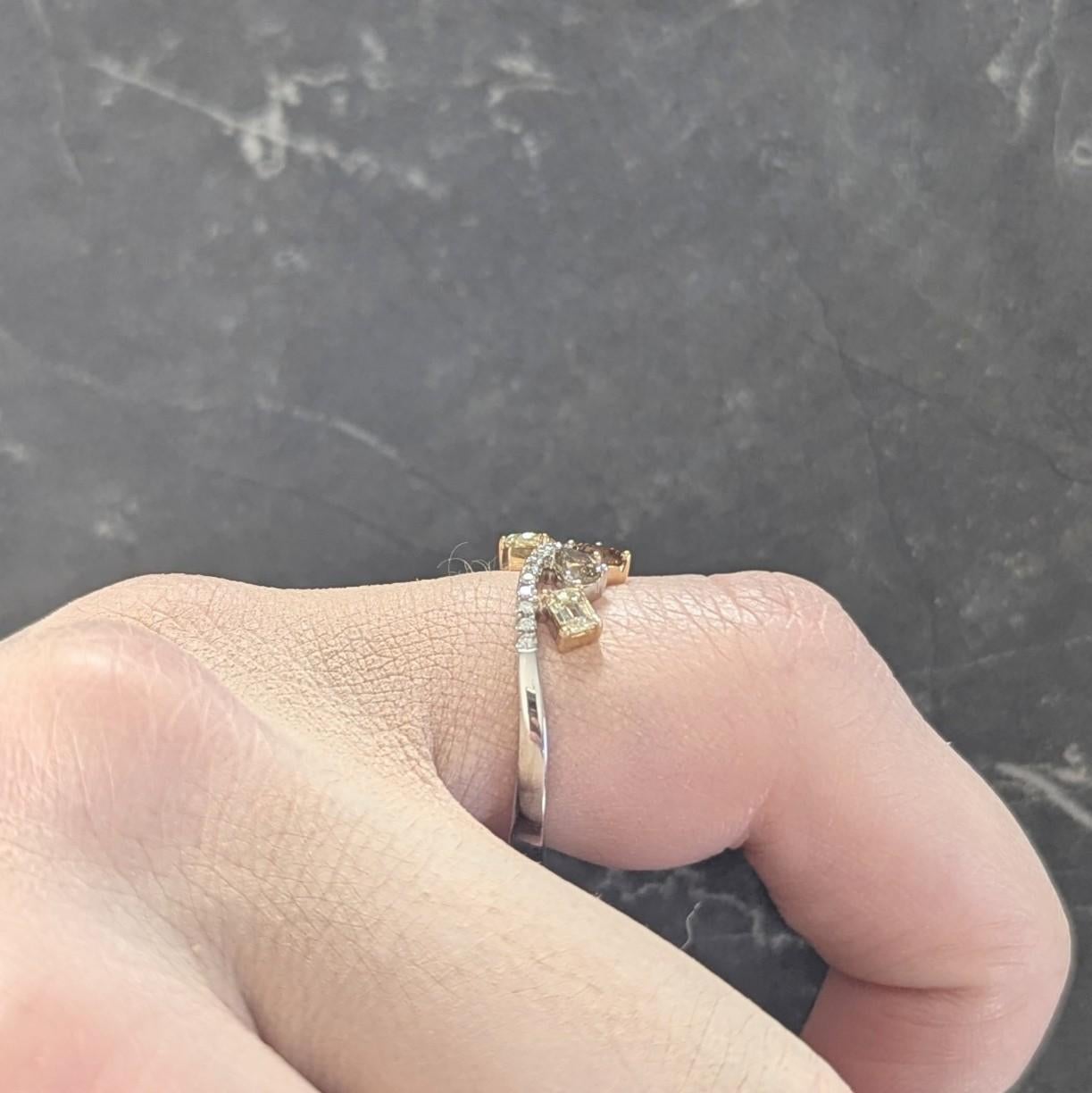 Modani Contemporary Fancy Diamond 18 Karat Two-Tone Gold Band Ring 8