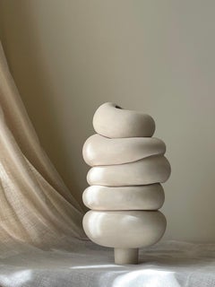 „Modder Letting Go For Now“ – Keramikskulptur von Françoise Jeffrey