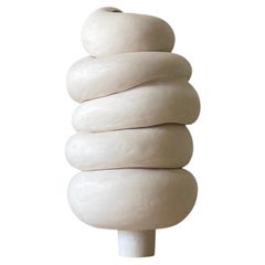 „Modder Letting Go For Now“ – Keramikskulptur von Françoise Jeffrey