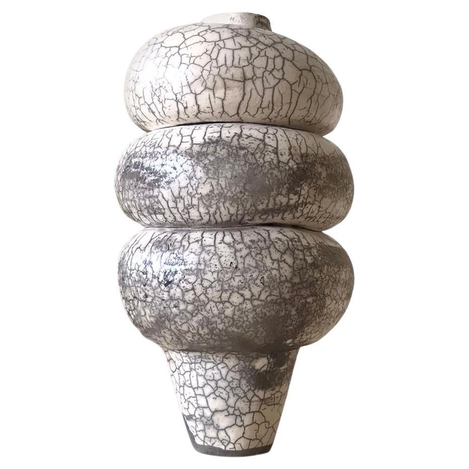 Modder Showing Them Sculpture en céramique par Françoise Jeffrey