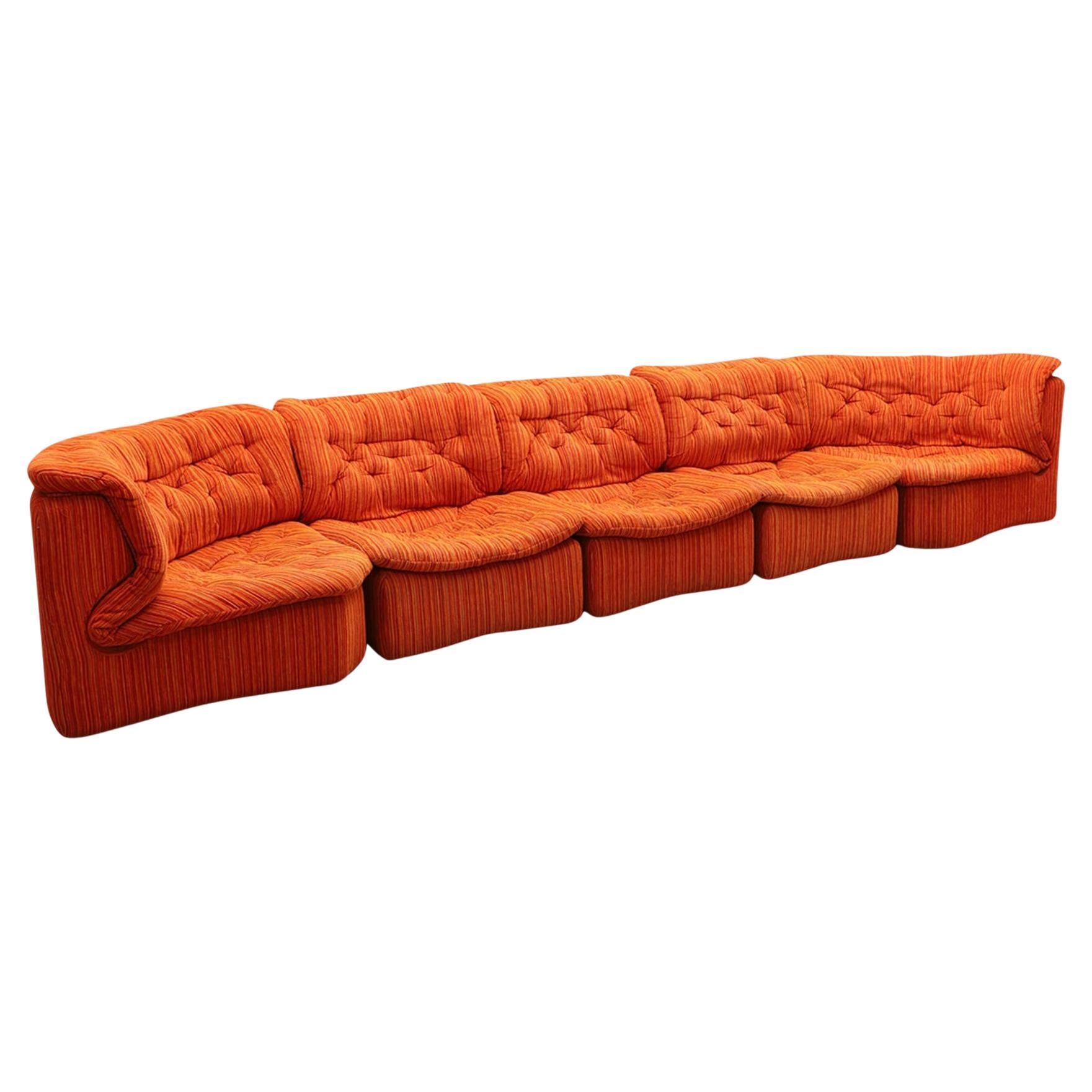 Canapé modulaire cinq pièces Modèle 008 en laine rayée orange des années 1970 en vente