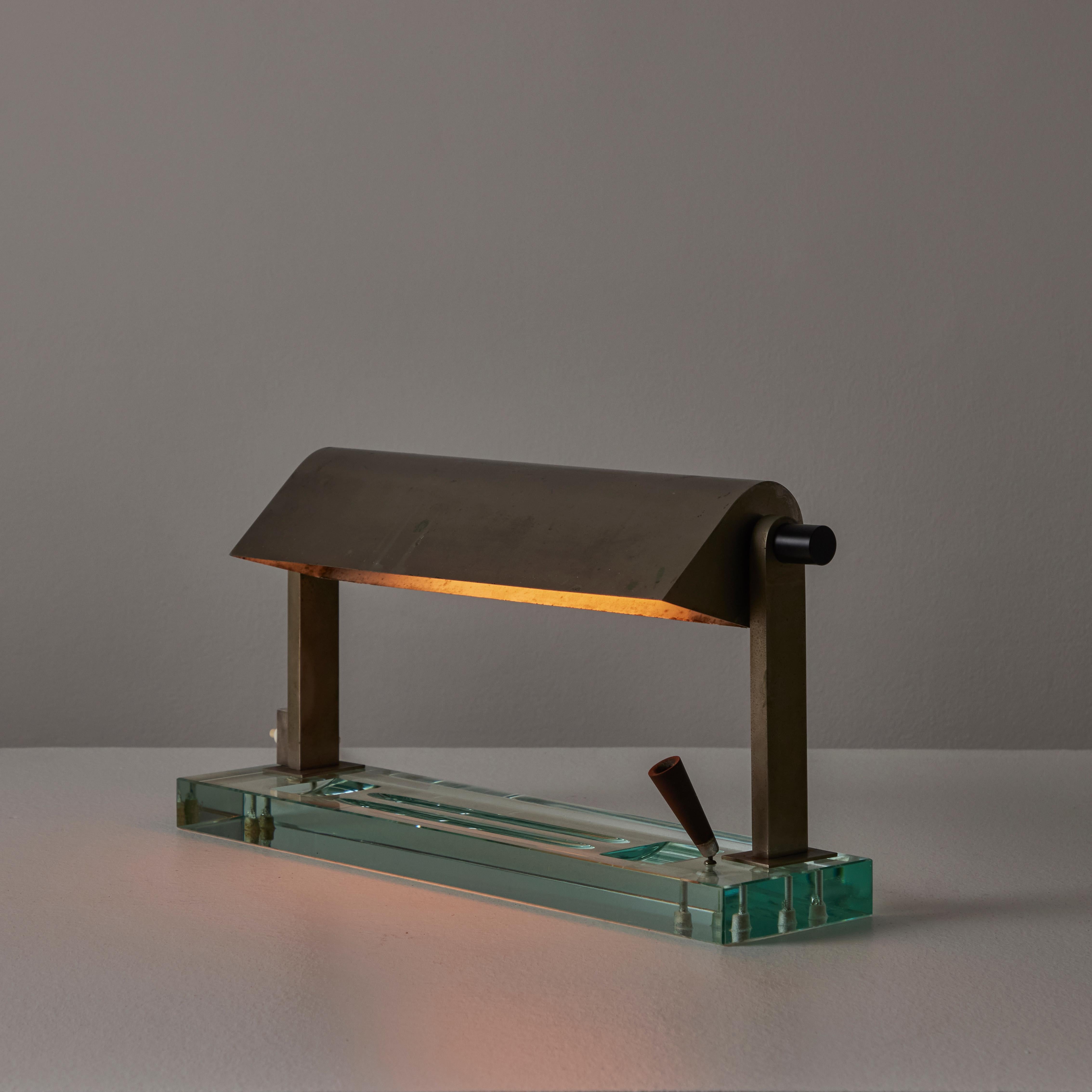 Milieu du XXe siècle Lampe de table 0408 de Fontana Arte en vente